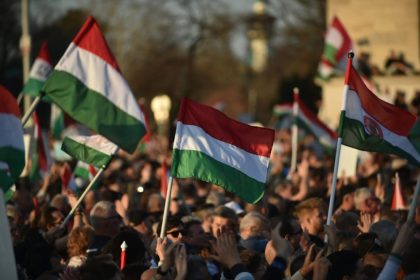 Presa maghiară: Alegerile din Ungaria sunt oglinda în care se privește o Românie care stagnează