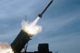 Țările europene au fost avertizate de SUA să se aștepte la întârzieri în livrările de arme (Reuters)