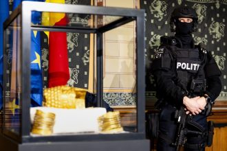 Coiful de la Coțofenești și două brățări dacice ajung astăzi în România, la 14 luni după jaful de la Muzeul Drents