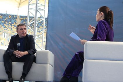 Peste 800 de participanți la FRF Youth Coaching Summit! Gică Hagi și Ilie Dumitrescu, printre numele mari prezente