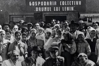 23 aprilie: Procesul de colectivizare a agriculturii în România a fost declarat încheiat oficial, în 1962