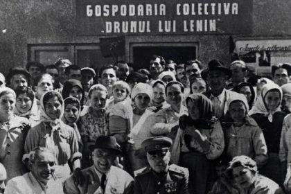 23 aprilie: Procesul de colectivizare a agriculturii în România a fost declarat încheiat oficial, în 1962