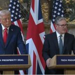 Keir Starmer a vorbit cu Trump despre reluarea urgentă a traficului în Strâmtoarea Ormuz