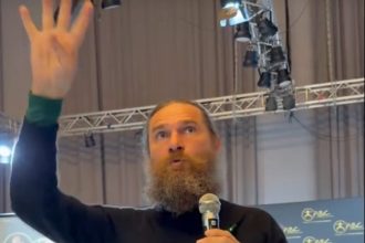 S-a întors la fotbal! Retras în credință, Alexandru Tudor a scos din tolbă amintiri cu Zidane
