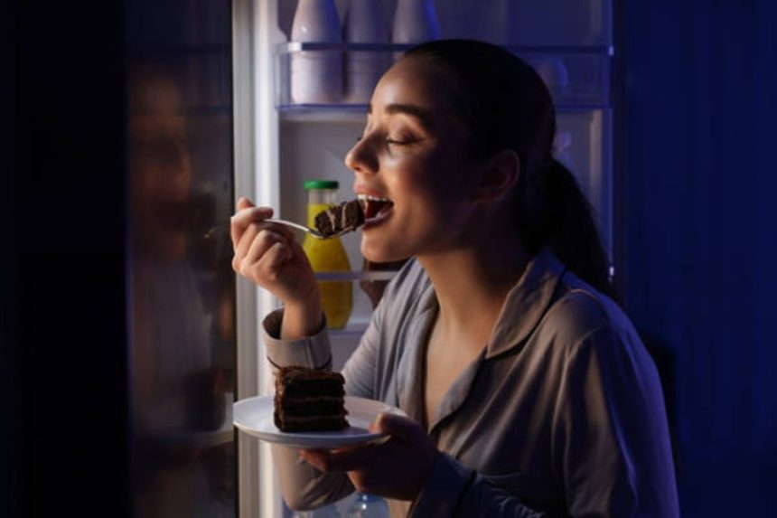 Te obsedează mâncarea? Află ce este food noise și cum poți scăpa de gândurile obsesive despre mâncare De ce unii oamenii se gândesc tot timpul la mâncare. Ce înseamnă ,,food noise”