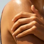 Greșeli frecvente în utilizarea SPF-ului care îți pot pune pielea în pericol. Ce spun dermatologii despre protecția solară corectă
