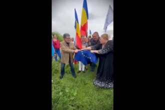 Diana Șoșoacă a sfâșiat drapelul UE de Ziua Europei. În aceeași zi a fost a fost la Ambasada Rusiei