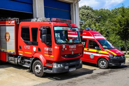 Zeci de persoane evacuate în Turnu Măgurele după ce un muncitor a avariat o conductă de gaz cu un buldoexcavator, în apropierea unei şcoli