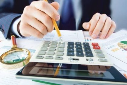 Vin noi creșteri de taxe și TVA? Avertismentul sever al S&P care ar putea arunca România în zona „Junk”
