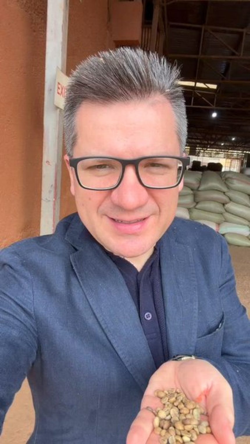 Gest controversat: Mihail Neamțu explică de ce a mers la învestirea dictatorului din Uganda și nu se sfiește să invoce numele lui Hristos „Nu se jenează să invoce numele lui Hristos”. Mihail Neamțu explică de ce a mers la învestirea dictatorului din Uganda