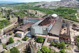Fostul combinat siderurgic din Hunedoara, pregătit pentru un nou început. „Jungla” din jurul uzinei dispare treptat