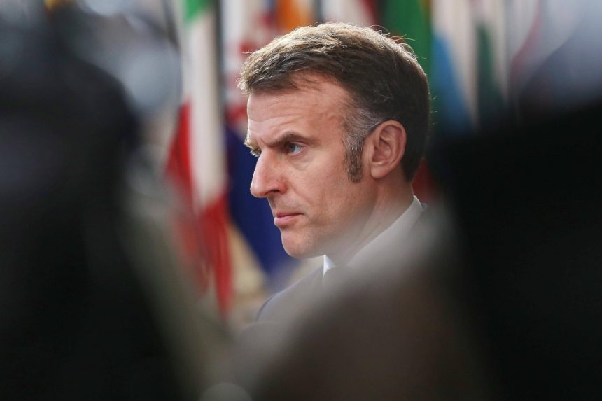 Macron cere abrogarea edictelor regale din secolele XVII-XVIII: ce ascunde Codul Negru Macron susţine abrogarea unor edicte regale din secolele al XVII-lea şi al XVIII-lea. Ce este „Codul Negru”