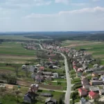 Satul din Europa în care toți oamenii locuiesc pe aceeași stradă. Cum a ajuns celebru