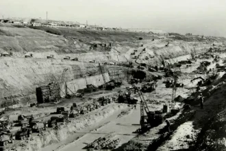 25 mai 1949, ziua în care comuniștii decid construirea Canalului Dunăre-Marea Neagră. Inițiativa construcției i-ar fi fost sugerată lui Gheorghe Gheorghiu-Dej chiar de către Stalin