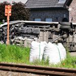 Un tren regional s-a ciocnit cu un microbuz școlar în Belgia: mai multe victime