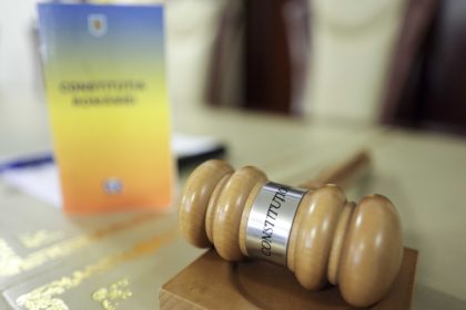 CCR a respins sesizarea lui Nicușor Dan privind guvernanța corporativă a companiilor de stat. Legea merge la promulgare