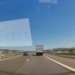 Scene incredibile pe Autostrada A1! Un șofer a mers pe contrasens, apoi i s-a făcut rău când a aflat amenda