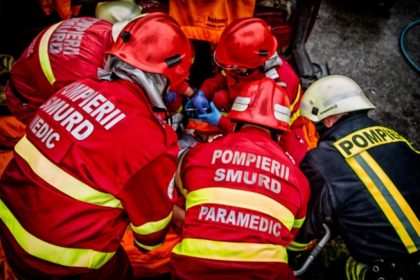 Accident grav cu trei mașini pe DN 1, în Brașov. Un copil a murit, alte opt persoane au fost duse la spital