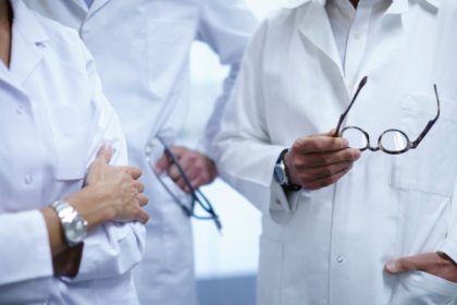 Colegiul Medicilor, „îngrijorat” de prevederile din legea salarizării: Nu reflectă nivelul de responsabilitate al profesiei medicale