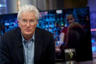 „Înainte erau «paraziți», acum sunt «aliens»”. Reacția dură a celebrului actor Richard Gere împotriva unei politici din SUA