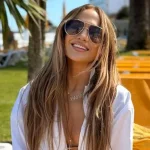 Jennifer Lopez surprinde pe covorul roșu: schimbare radicală de look