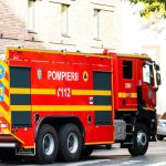 Incendiu la o piață en-gros din Pitești: mai multe standuri au fost cuprinse de flăcări
