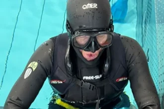 S-a „plimbat” 120 de metri sub apă! Scafandrul Stanisław Odbiezałek şi-a bătut propriul record mondial