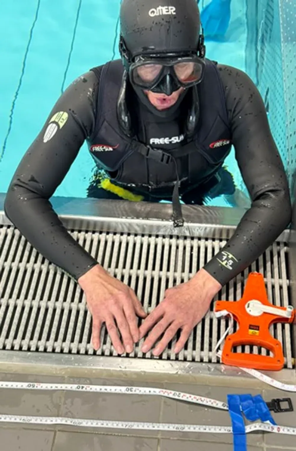 S-a „plimbat” 120 de metri sub apă! Scafandrul Stanisław Odbiezałek şi-a bătut propriul record mondial