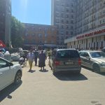 Parcarea de spital, un lux în România. Cazul „Mavromati” Botoșani și chinurile prin care trec oamenii de la țară care-și aduc rudele la spital