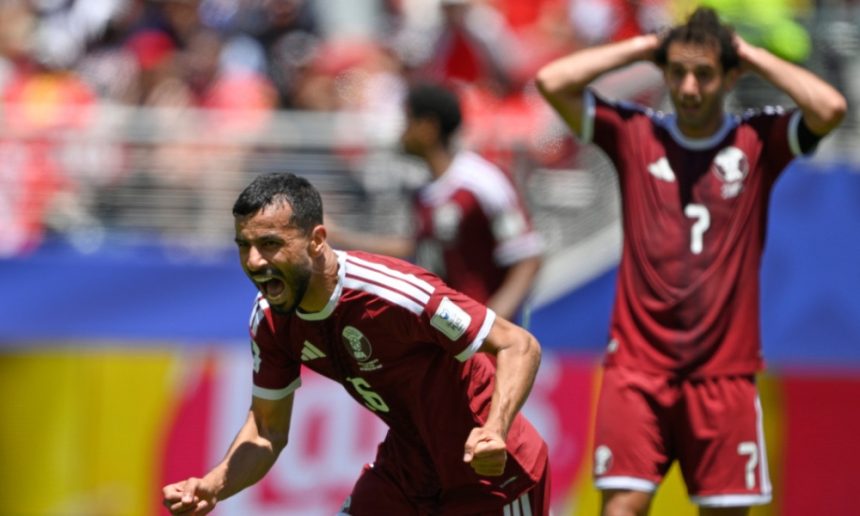 Penalty decisiv schimbă totul - Qatar în urmă într-un meci nebun, ocazii pe bandă rulantă Qatar -1, ACUM pe digisport.ro. GOOL! S-a deschis scorul din penalty. Ocazii peste ocazii