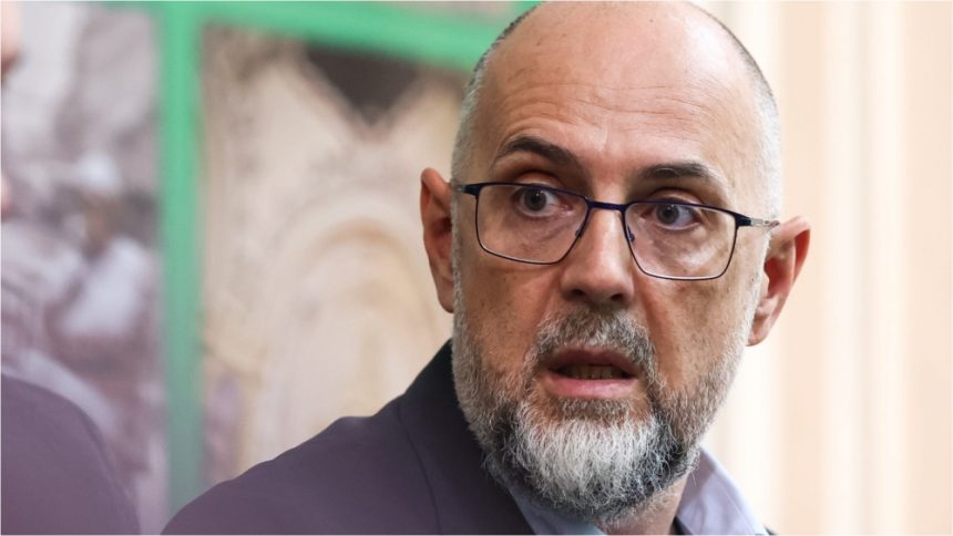 Kelemen Hunor: Majoritate stabilă, program clar și decizii responsabile - singura rețetă pentru o guvernare durabilă Kelemen Hunor: „Guvernarea se poate realiza cu o majoritate parlamentară stabilă, un program clar și decizii responsabile”