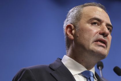 Adrian Veştea dă asigurări că Alexandru Nazare vrea să facă parte din Guvernul pe care îl va propune