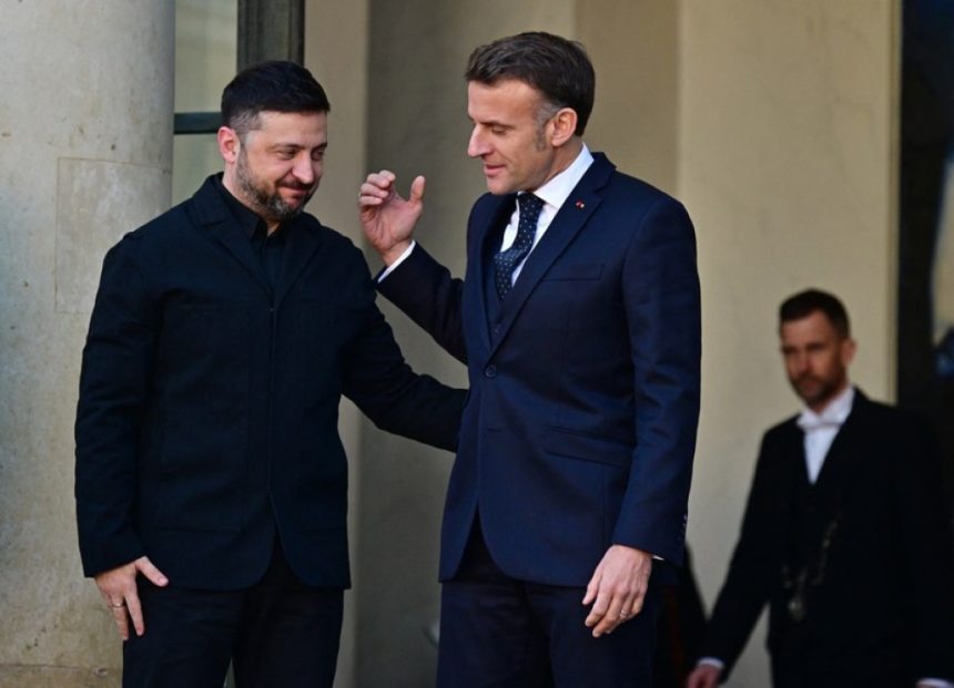 Întrebare surpriză la summitul G7 - Ești liber diseară? Discuția privată dintre Macron și Zelenski care zguduie diplomația „Ești liber diseară?”. Un microfon uitat deschis la summitul G7 a surprins o discuţie privată între Macron şi Zelenski