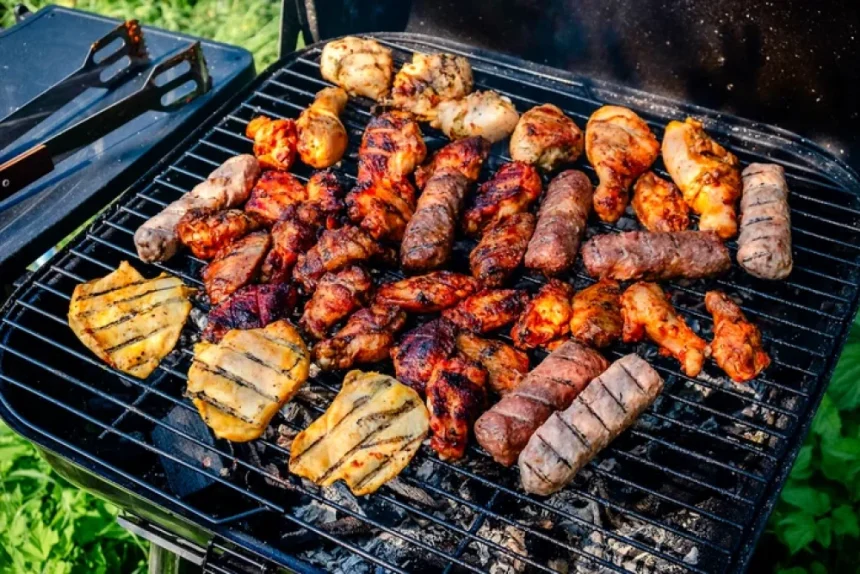 Bucătar renumit dezvăluie alimentele care nu ar trebui puse pe grătar - greșeala pe care mulți o comit Un bucătar renumit dezvăluie alimentele care nu ar trebui puse pe grătar. Greșeala pe care mulți o fac