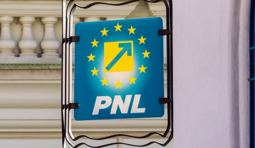 PNL lansează o reacție tăioasă după depunerea programului de guvernare și a listei de miniștri de Adrian Veștea Reacția PNL după ce Adrian Veştea a depus programul de guvernare şi lista de miniştri la Parlament