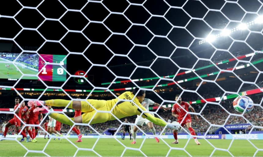 Șoc în meci: Nizar Al Rashdan aduce Iordania în avantaj, algerienii cer un penalty controversat Iordania -0. Nizar Al Rashdan a deschis scorul! Algerienii au cerut un penalty