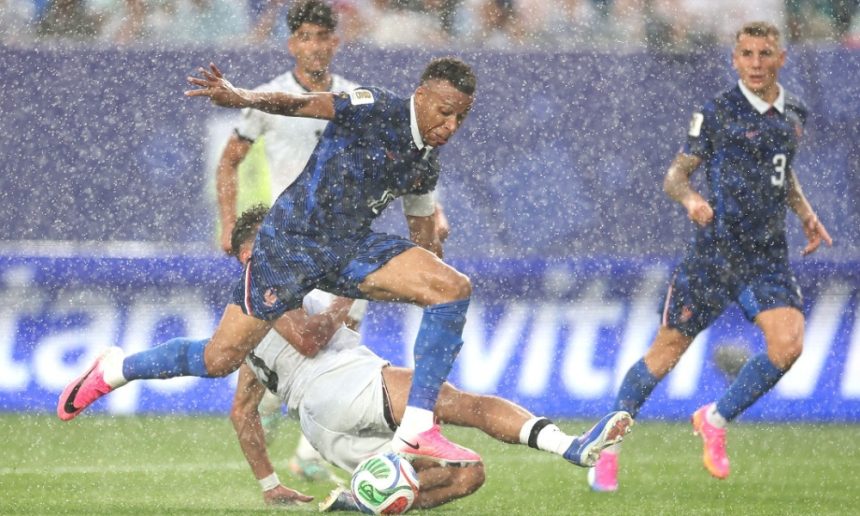 Mbappe explodează: reacție furibundă după maratonul de aproape 4 ore de la Mondial Mbappe a răbufnit după meciul de la Mondial care a ținut aproape 4 ore!