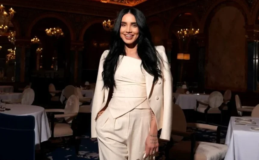 Adelina Pestrițu a rămas fără contul de Instagram. Unde va păstra vedeta legătura cu fanii ei: „O echipă se ocupă de această situație”
