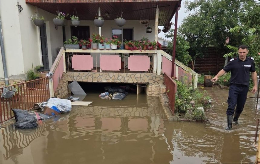 12 localități din țară afectate de fenomene meteo extreme: un spital din județul Vrancea, alimentat temporar cu generator