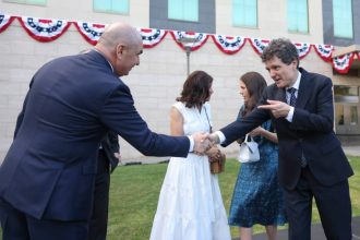 Nicușor Dan și Ilie Bolojan, întâlnire de gradul zero la Ambasada SUA. Ce i-a spus președintele premierului interimar