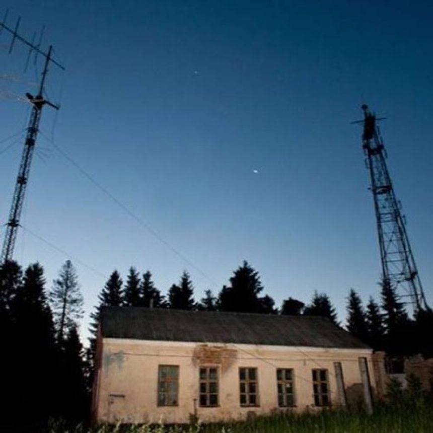 Alarmă în Rusia: stație radio misterioasă revine în emisie - experții tem că semnalele prevestesc un atac sub steag fals Stația radio misterioasă a Rusiei transmite din nou. Experții încearcă să descifreze semnalele și se tem de un atac sub steag fals
