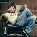 Alex Tache, IT-istul care vorbește pe TikTok despre viața în scaun rulant: „Oamenii au tendința să vadă dizabilitatea, nu și omul”