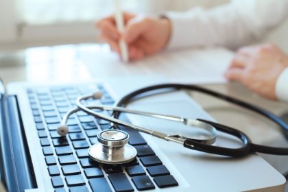 Schimbarea care nemulțumește angajații din Germania: concediul medical, prezentat din prima zi de boală