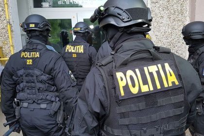 Percheziții DIICOT după ce doi tineri au ajuns la spital din cauza unor droguri vândute în Brașov