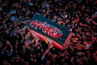 Iranul l-a îngropat pe Ali Khamenei și odată cu bătrânul ayatollah s-a dus și atitudinea reținută față de jignirile americanilor