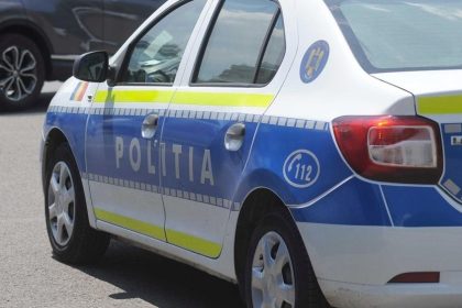 Momente tensionate în Sectorul 4. Un bărbat s-a baricadat în casă cu familia și amenința că se va sinucide. A fost scos de mascați