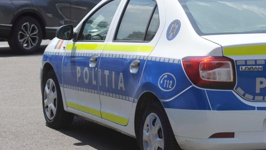 Alertă în Sectorul 4: bărbat s-a baricadat cu familia și a amenințat că se sinucide - mascații au intervenit și l-au scos Momente tensionate în Sectorul 4. Un bărbat s-a baricadat în casă cu familia și amenința că se va sinucide. A fost scos de mascați