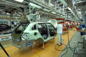 Piața neagră a luxului. Cum vinde Rusia SUV-uri BMW contrafăcute la preț premium