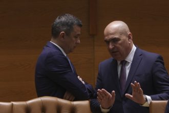 Bolojan, atac la Grindeanu după negocieri: „Ce ţine de ţara noastră nu trebuie să fie anulat de frustrările pe care le avem fiecare”