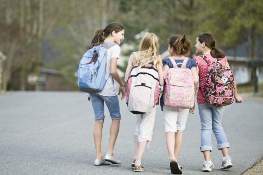 Când începe anul școlar 2026-2027: Calendarul complet al cursurilor și vacanțelor. Schimbările anunțate de Ministerul Educației